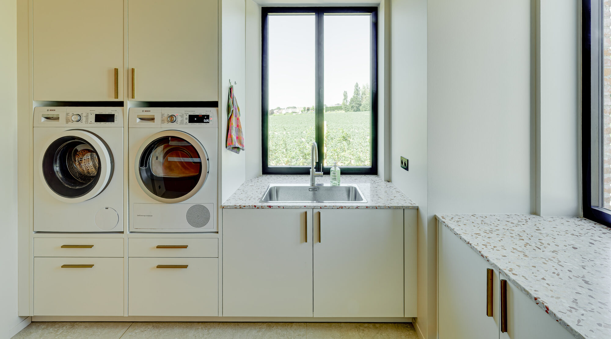 Bijkeukens | Keukens en maatwerk interieur | Euro Shop Roeselare