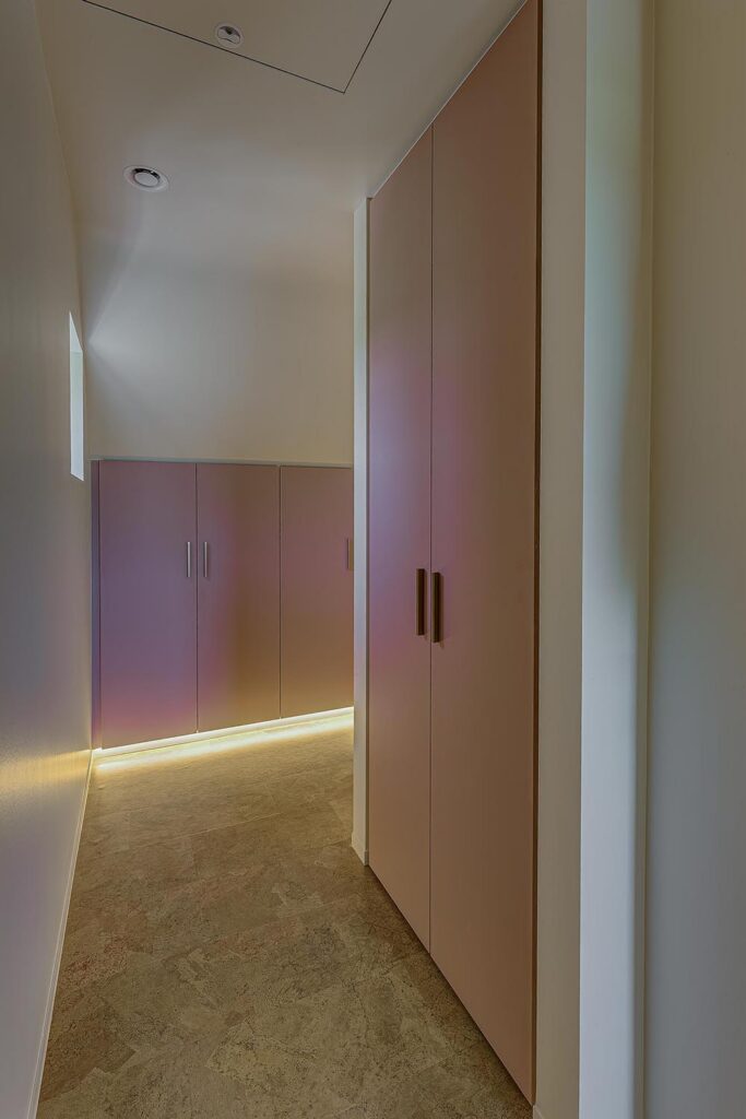 Dressing & maatwerk | Keukens en maatwerk interieur | Euro Shop Roeselare