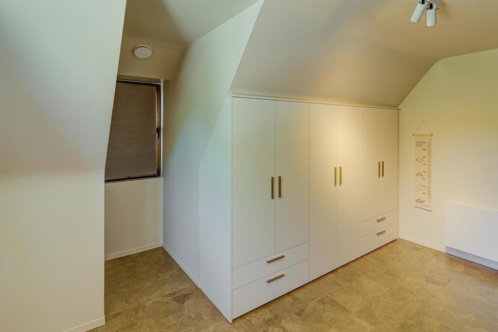 Dressing & maatwerk | Keukens en maatwerk interieur | Euro Shop Roeselare