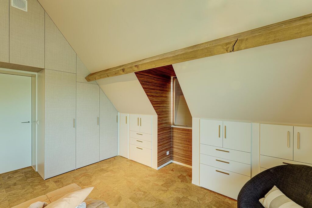 Dressing & maatwerk | Keukens en maatwerk interieur | Euro Shop Roeselare