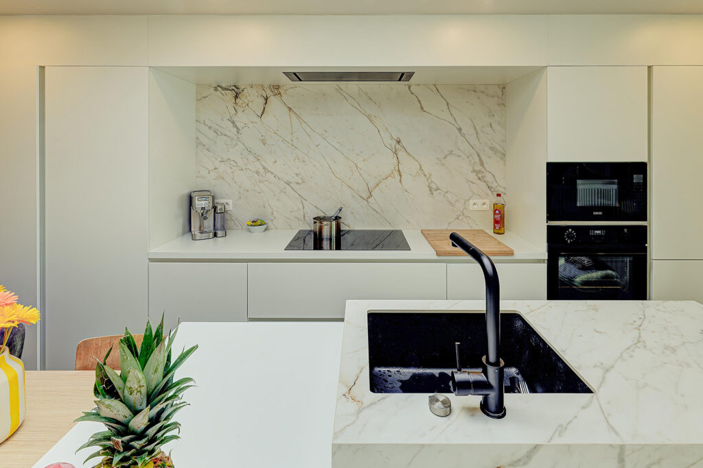 Project Harelbeke | Keukens en maatwerk interieur | Euro Shop Roeselare