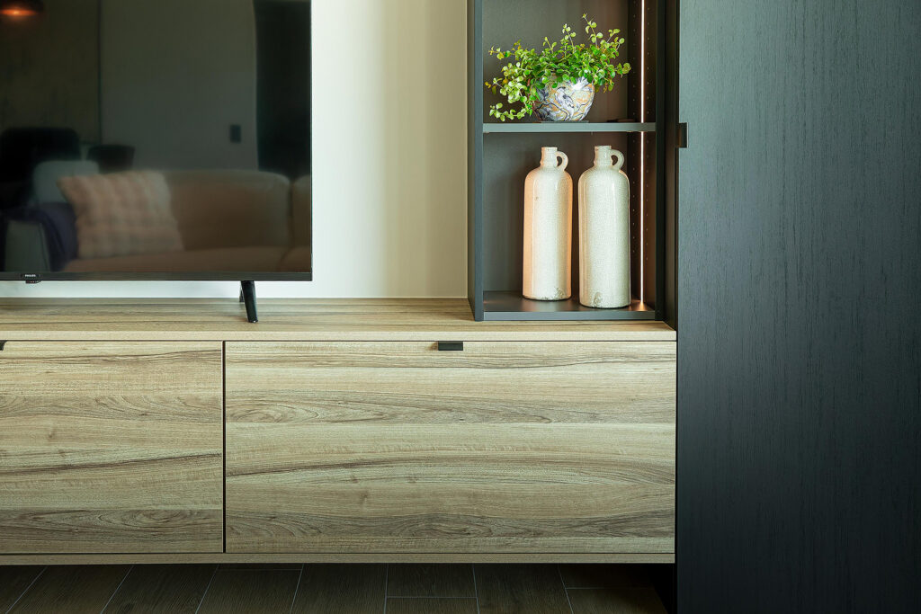 Interieur Project Ieper (hal, tv en bureau) | Keukens en maatwerk interieur | Euro Shop Roeselare