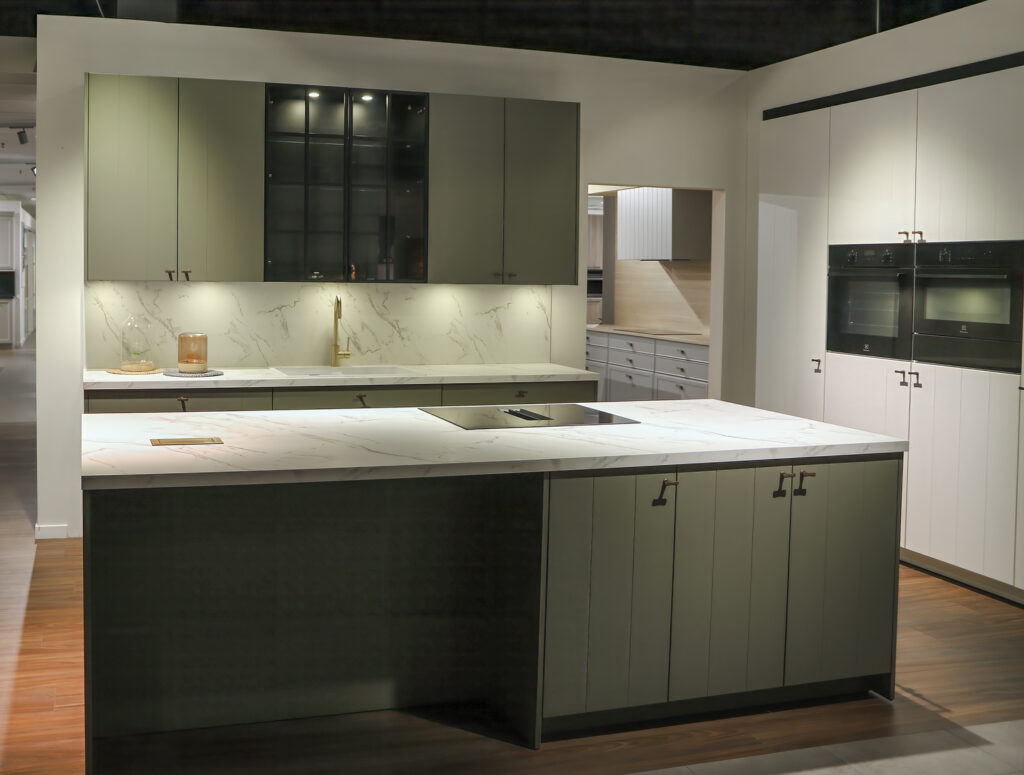 Toonzaal | Keukens en maatwerk interieur | Euro Shop Roeselare
