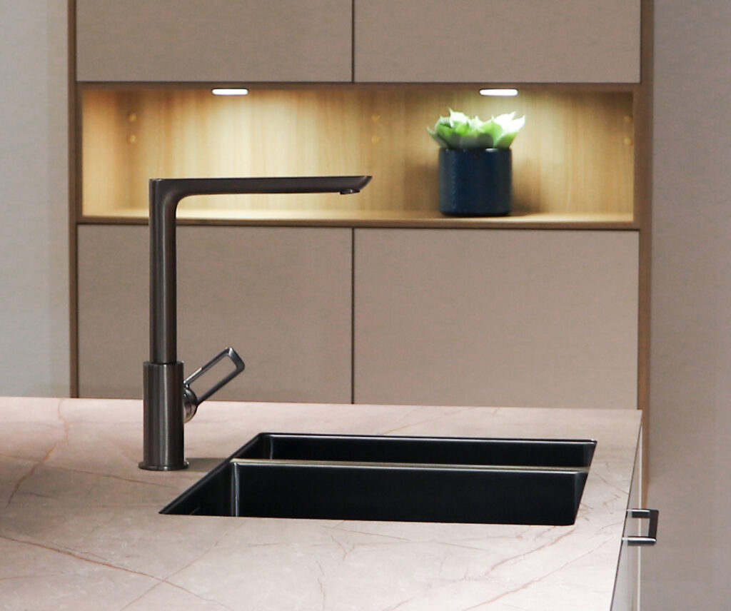Toonzaal | Keukens en maatwerk interieur | Euro Shop Roeselare
