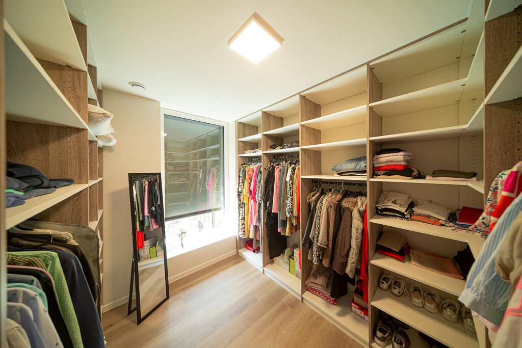 Interieur Project Houthulst (dressing) | Keukens en maatwerk interieur | Euro Shop Roeselare