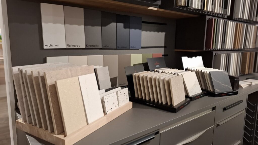 Toonzaal | Keukens en maatwerk interieur | Euro Shop Roeselare